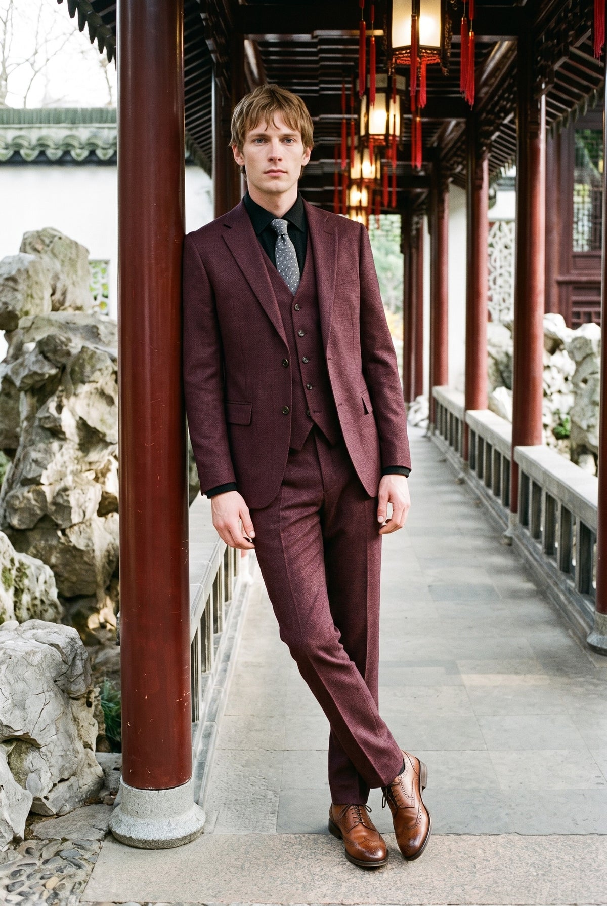 Look #237 styled with Caridi – Burgunderroter 3-teiliger karierter Anzug für Herren