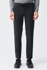 Elegante Herrenhose mit Kordelzug in Taupe-Anthrazit, taillierte, schmal zulaufende Passform