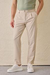 Beige Herren-Gurkha-Hose mit Bundfalten, verstellbarer Bund, taillierte, schmal zulaufende Passform