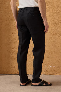 Schwarze Herrenhose aus 100 % Leinen mit Bundfalten und Kordelzug, bequeme, gerade Passform