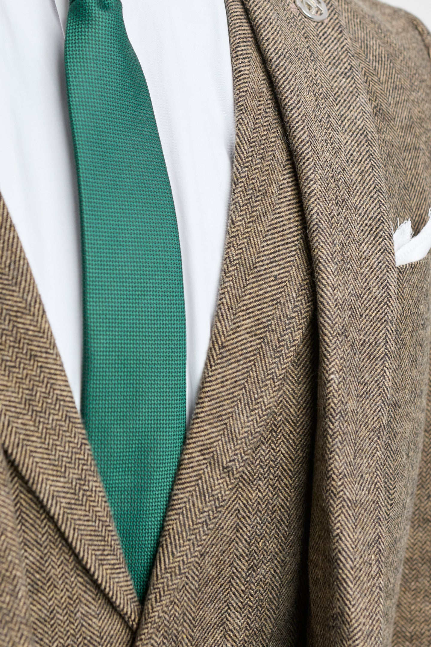 Eichenbrauner 3-teiliger Tweed-Anzug mit Fischgrätenmuster