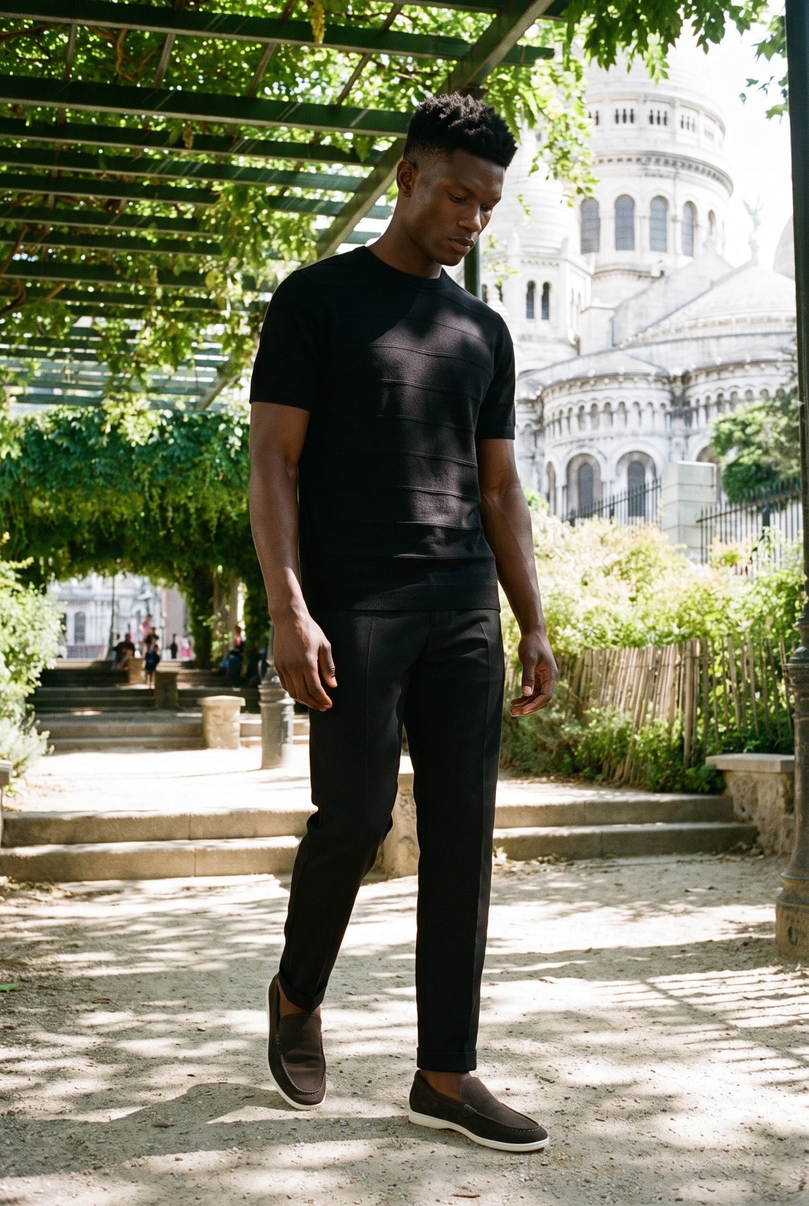 Look #870 styled with Schwarzes, strukturiertes Strick-T-Shirt für Herren