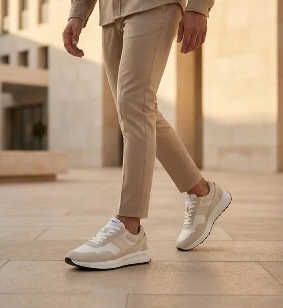 Canbera – Weiße, leichte Wildleder-Sneaker für Herren