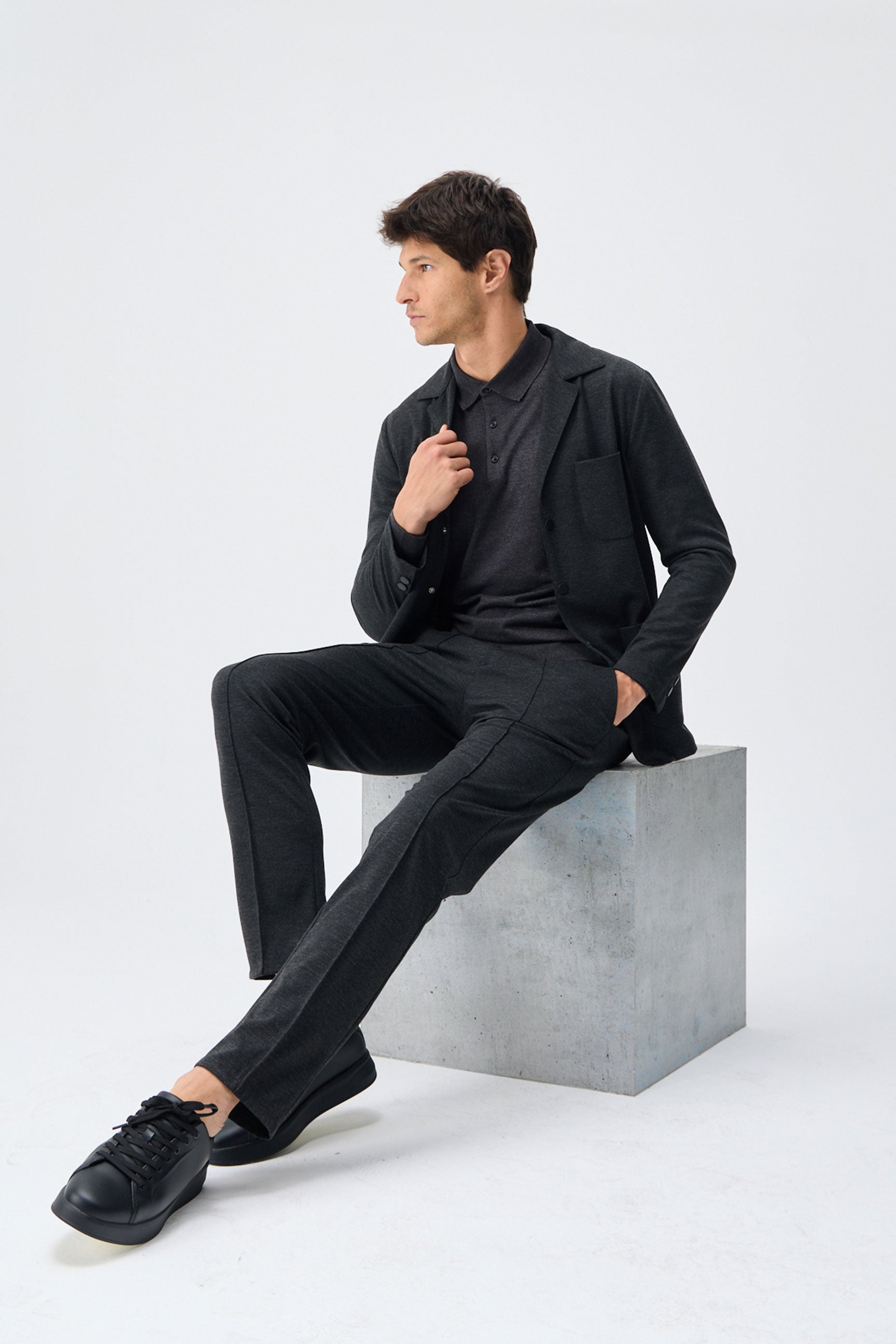 Herren-Blazer aus weichem Jersey in Anthrazit, elegant-lässig