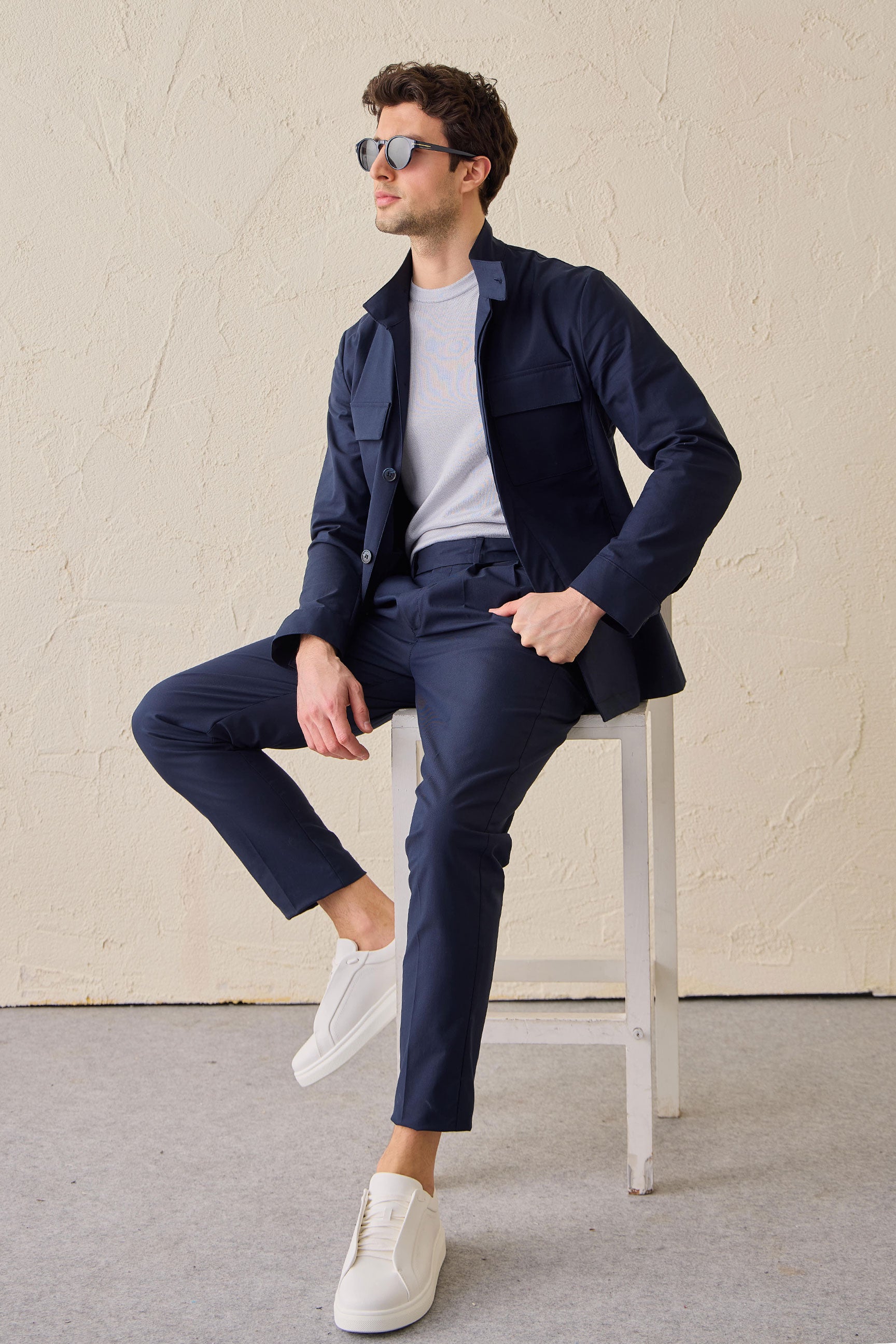 Herren-Anzug, marineblau, elegant-lässig, 2-teilig, Safari-Stil, Stehkragen, Stretch-Set