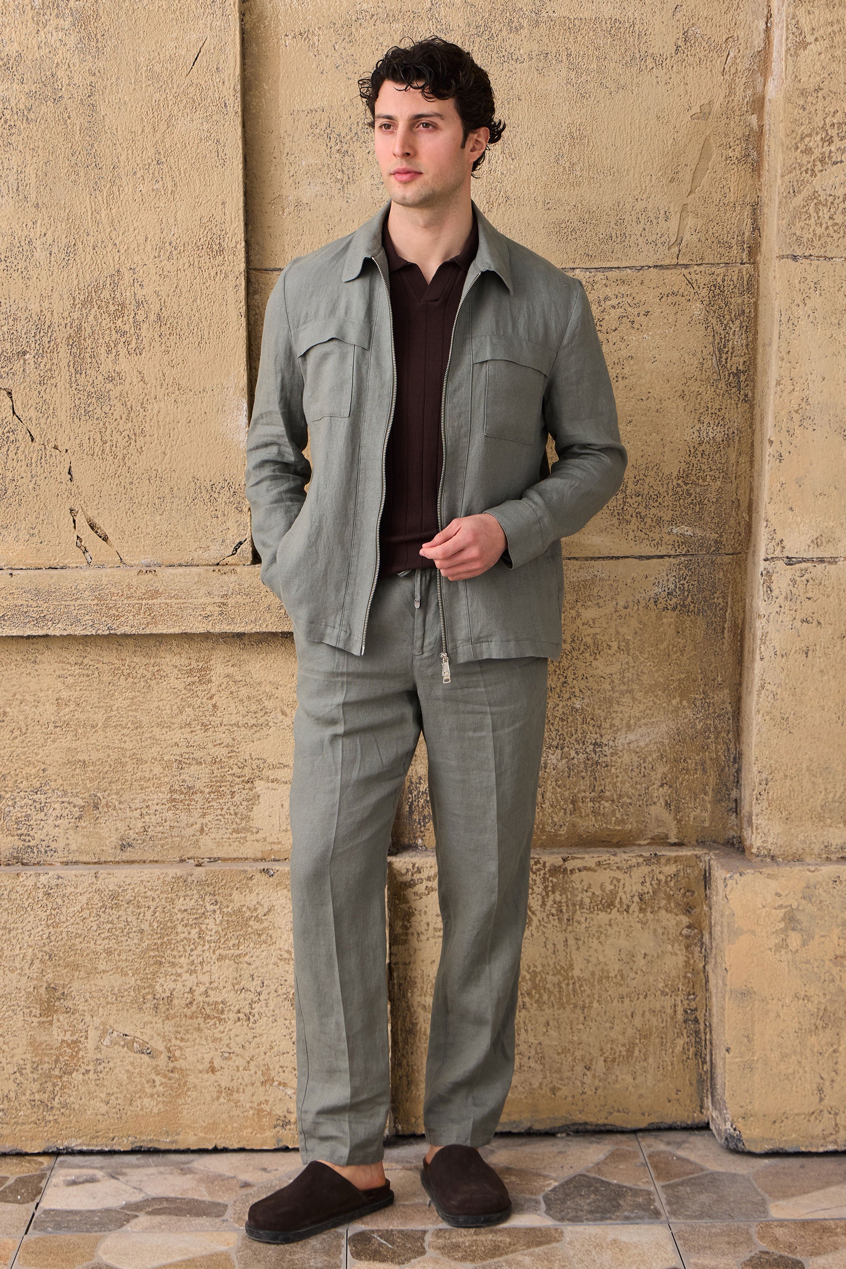 Herren-Leinenanzug in Salbeigrün, elegant-lässig, 2-teilig, mit Reißverschluss vorne, Safari-Stil, Sommer