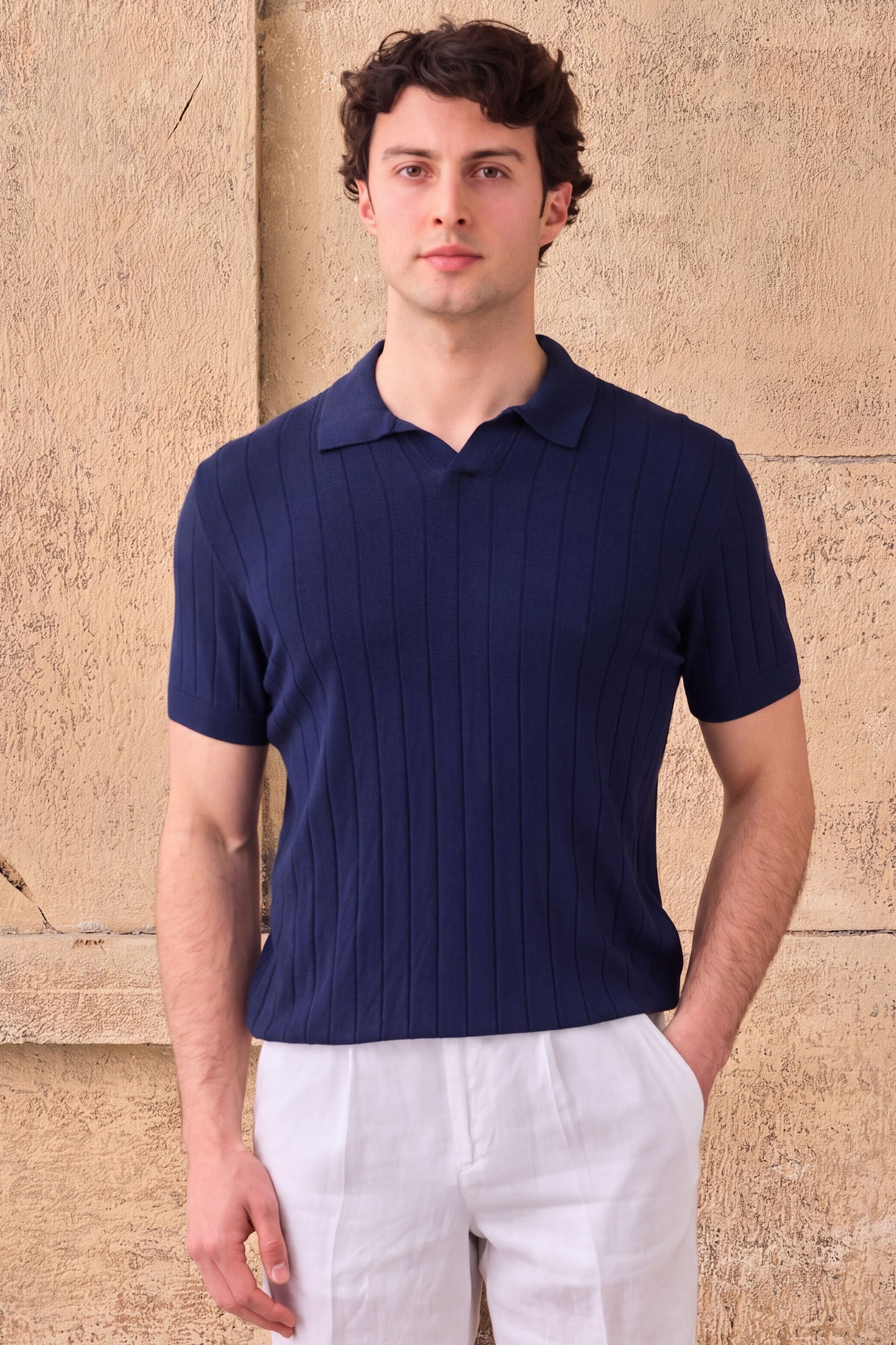 Herren-Poloshirt aus dunkelblauem Rippstrick