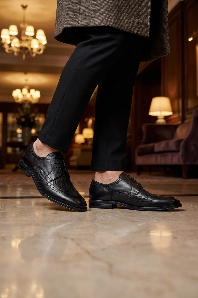 Lorenzo - Herren-Oxfordschuhe aus schwarzem, poliertem Leder