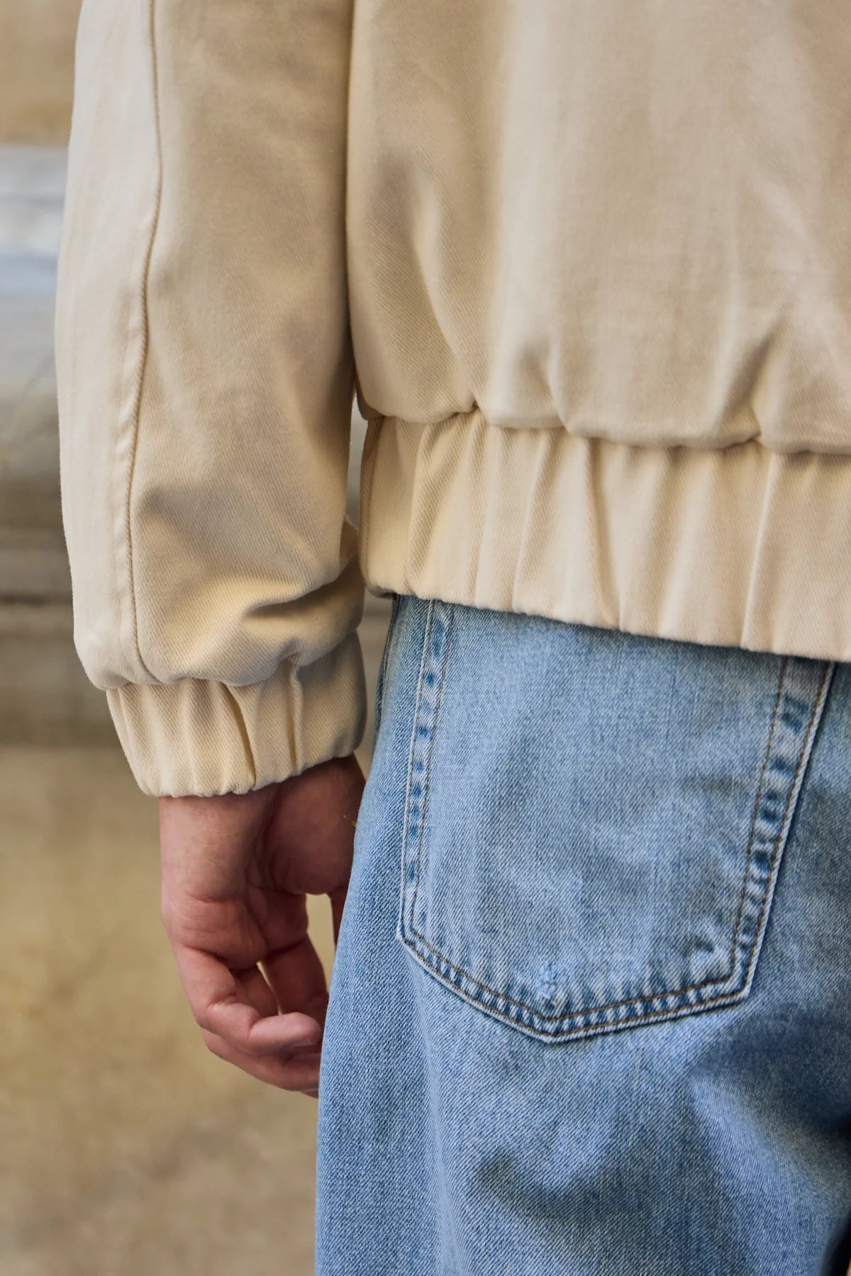 Beige Herren-Bomberjacke, leicht, wattiert, mit Reißverschluss