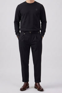 Herren-Sweatshirt aus schwarzem Baumwollmischgewebe mit Rundhalsausschnitt, langen Ärmeln und Stretchanteil