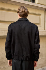 Schwarze, leichte Herren-Bomberjacke mit Reißverschluss und Wattierung