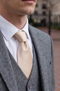 Beige gemusterte Herrenkrawatte
