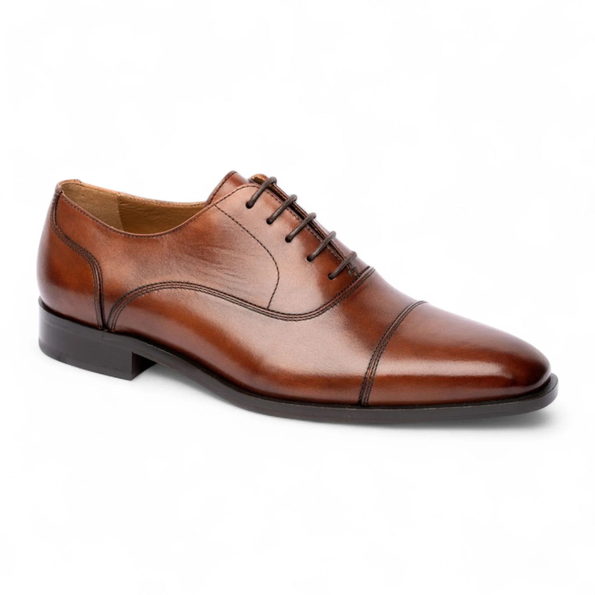Braune, schlichte Derby-Schuhe aus Leder für Herren mit Kappe