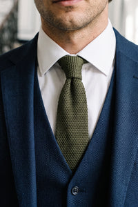 Olivgrüne Strickkrawatte für Herren