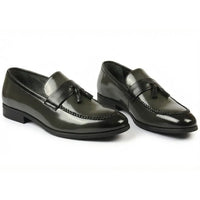 Herren-Slipper mit Quasten und Hochglanzfinish